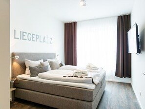 2 bedrooms, in-room safe, WiFi