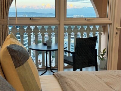 Honeymoon Suite