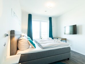 2 bedrooms, travel cot, WiFi