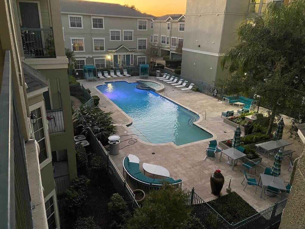 Pool View 3 bed/2 bath Apartment near Texas