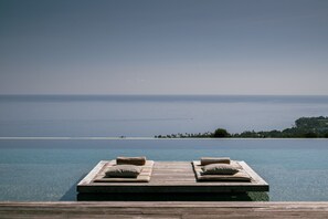 Pool - Palatial Wooden Villa, 4br, Lovina (Banjar)