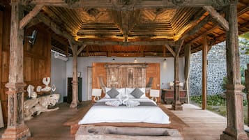 4 bedrooms, bed sheets