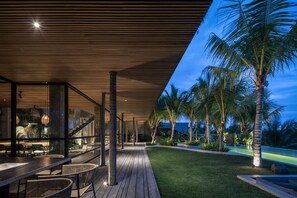Exterior - Exceptional Architect's 5BR Villa, an Oasis Gem in Canggu Centre (Canggu)
