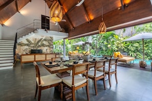 In-room dining - Contemporary Private Villa, 4 BR, Canggu With Staff (Canggu)