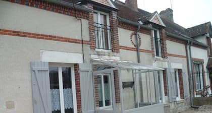 Spacious 3-BR Home, Near Loire Castles, 1.5h from Paris