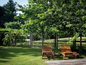 Property grounds - Spacious cottage with heated pool, wifi, and tennis by the Loire (Sigloy)