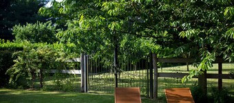 Spacious cottage with heated pool, wifi, and tennis by the Loire