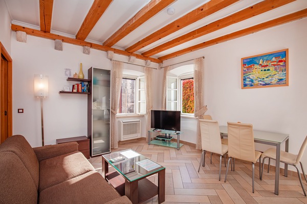 Luksushuoneisto | Oleskelualue | Taulutelevisio, DVD-soitin