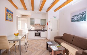 奢華公寓 | 浴室 | 淋浴設備、免費盥洗用品、吹風機、毛巾