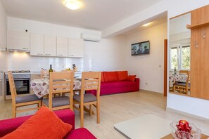 Living area - Apartments Zvonko, (16324), Veli Rat, hr (Veli Rat)