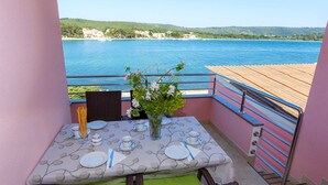 Outdoor dining - Apartments Zvonko, (16325), Veli Rat, hr (Veli Rat)
