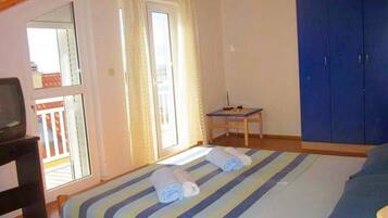 1 habitación, internet y ropa de cama