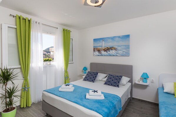 Studio (Studio Apartment with City View) | Living room | Flat-screen TV - Apartment South Side (Dubrovnik)