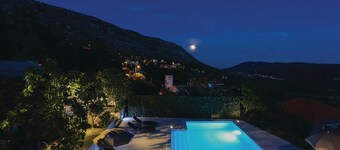 Villa IN