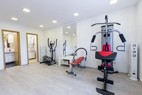 Villa (Four-Bedroom Apartment with Private P) | Fitnesscenter