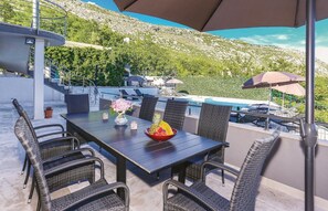 Villa (Four-Bedroom Apartment with Private P) | Terrasse/Patio