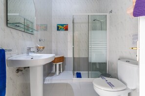 Doccia, asciugacapelli, asciugamani