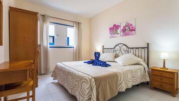 2 dormitorios, tabla de planchar con plancha, wifi gratis y ropa de cama