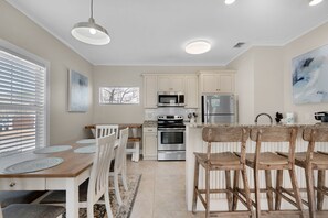 Fridge, microwave, oven, stovetop - 🐾️Pet Friendly⭐Near Beach-Balcony-Pool View-4BR A Wave From it All⭐ (Miramar Beach)