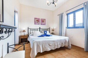1 bedroom, iron/ironing board, free WiFi, bed sheets - Holiday Home "El Sombrerito 6" with Terrace & Wi-Fi (Caleta de sebo)