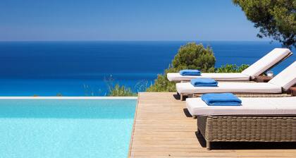 Villa Mirtes with breathtaking sea view,close to Porto Katsiki and Egremni