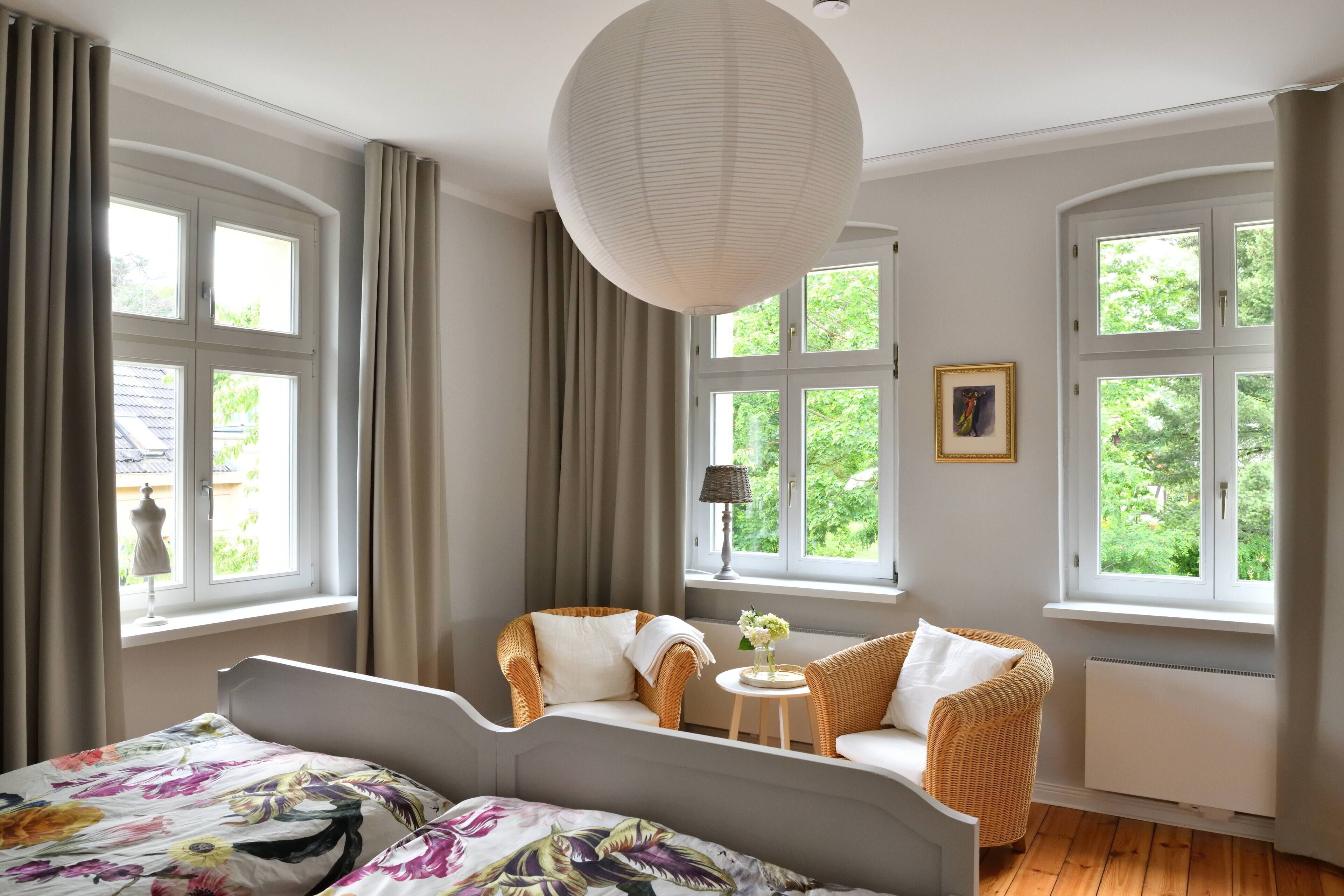 4 Schlafzimmer, Schreibtisch, Bügeleisen/Bügelbrett, Reisekinderbett