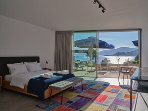 7 bedrooms, iron/ironing board, WiFi, bed sheets