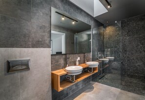 Shower, hair dryer, towels - Villa Yana with direct sea access, large pool & heated jacuzzi (Ammouso)
