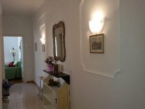 Interni