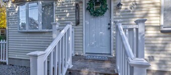 Renovated Ridgewood Bay House