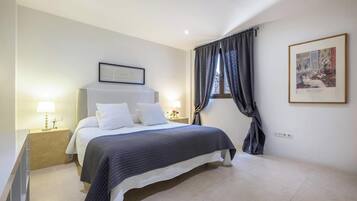 1 slaapkamer, een strijkplank/strijkijzer, gratis wifi, beddengoed