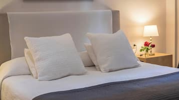 1 dormitorio, tabla de planchar con plancha, wifi gratis y ropa de cama