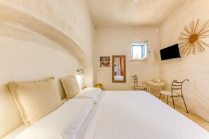 1 bedroom, iron/ironing board, free WiFi, bed sheets - Studio 105 – Tia Maria Country Inn (Racale)
