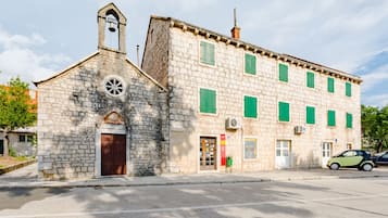 Apartment (Three Bedroom Apartment) | Exterior