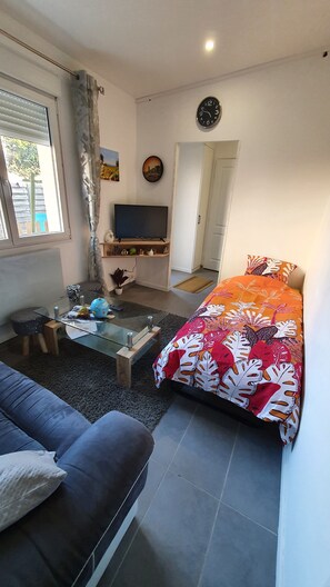 1 chambre, fer et planche Ă repasser, Wi-Fi gratuit, draps fournis