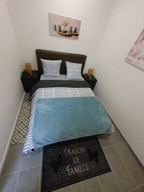 1 bedroom, iron/ironing board, free WiFi, bed sheets - Iyado21000 (Dijon)