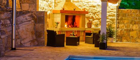 Villa (Three-Bedroom Villa with Private Pool) | BBQ/picnic Area