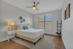 2 chambres, fer et planche à repasser, Wi-Fi, draps fournis