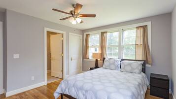 3 dormitoris, planxa i posts de planxar, wifi i roba de llit