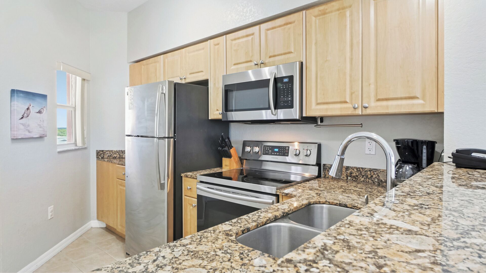 冰箱、微波炉、烤箱、炉灶