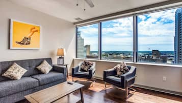 TV, Netflix, Hulu, streaming services