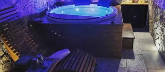 Suite with Private Spa ( Jacuzzi-Sauna-Hammam)