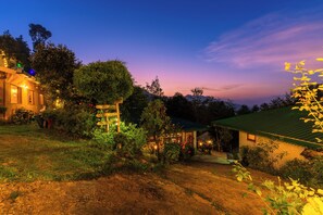 Exterior - Oak Climbing Resort (Dhari)