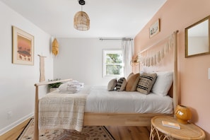 2 bedrooms, iron/ironing board, free internet - Boho Paradiso | Walk to Folly (Folly Beach)