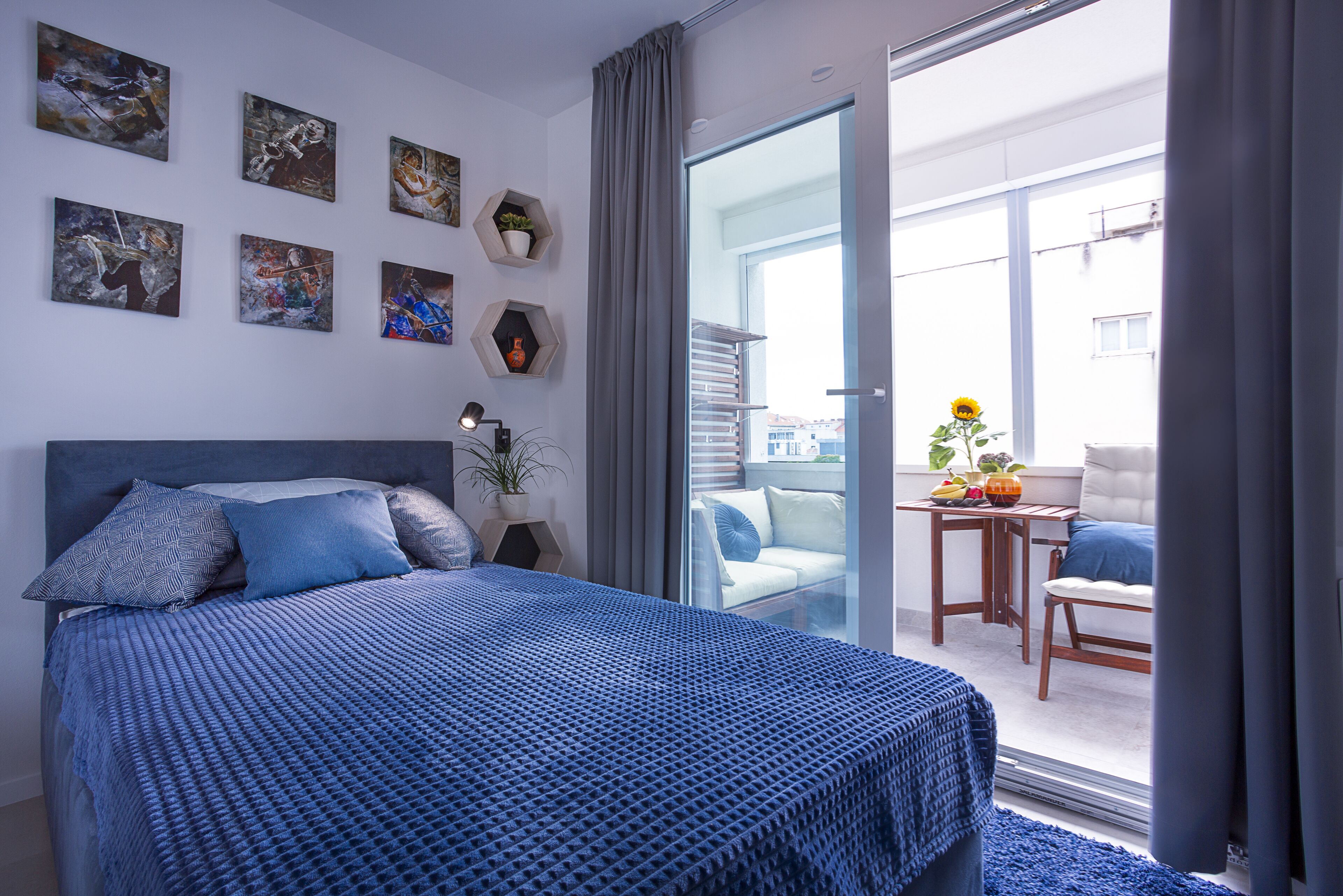 Deluxe Apartment | 3 bedrooms, blackout drapes, iron/ironing board, free WiFi