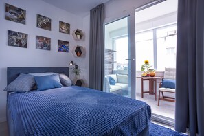 Deluxe Apartment | 3 bedrooms, blackout curtains, iron/ironing board, free WiFi - Deluxe City Center Blue Apartment (Split)