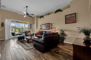 Älytelevisio, videopelikonsoli, Netflix, DVD-soitin