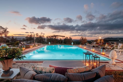 VILLA LAJATICO Farmhouse with Private Pool and the Most Exciting View over the Hilltops