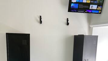 2 chambres, chambres insonorisées, fer et planche à repasser