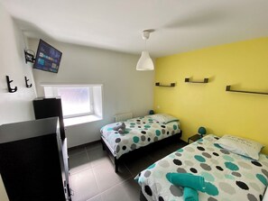 2 bedrooms, soundproofing, iron/ironing board, free WiFi
